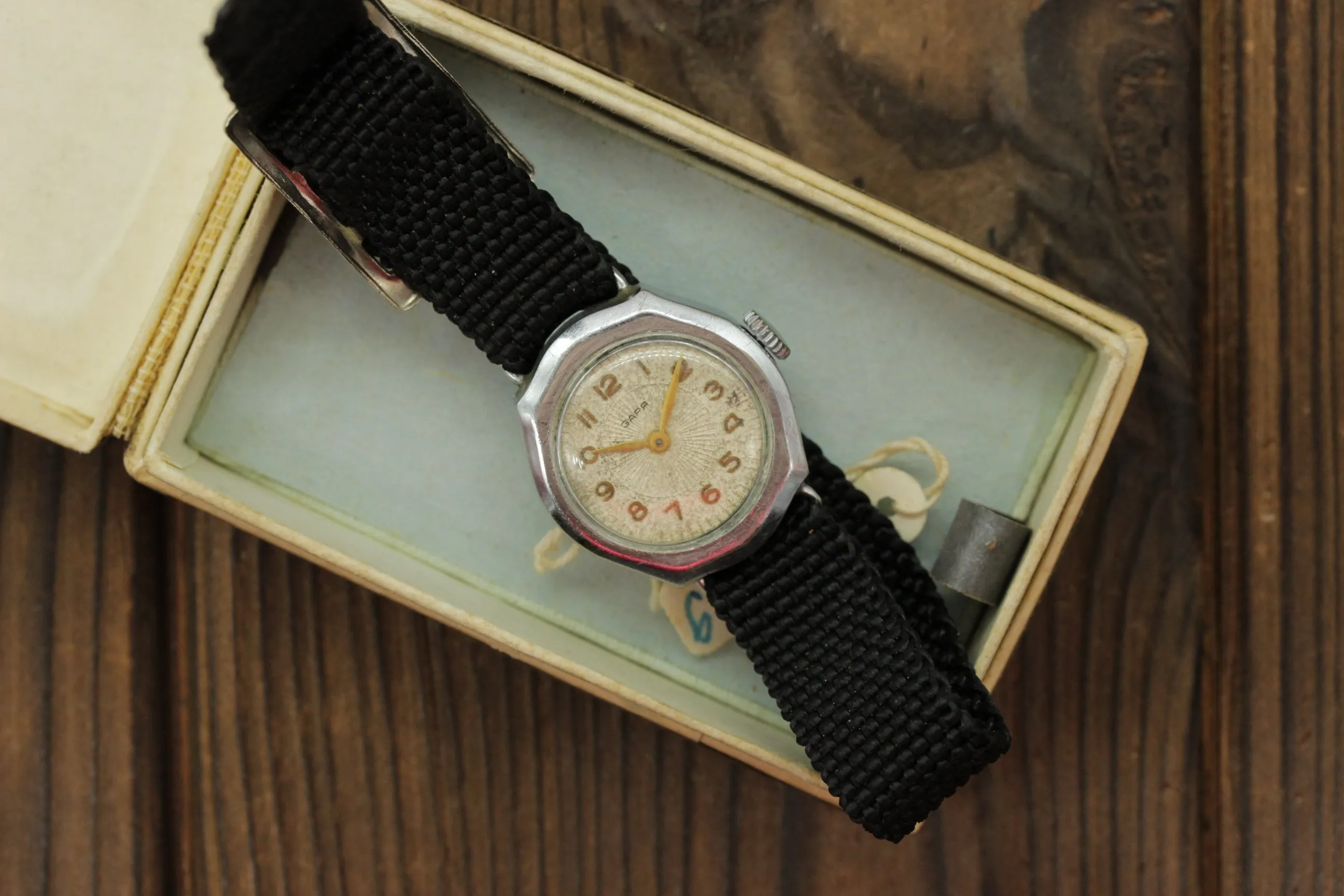 Early Vintage Soviet women's mechanical watch Zaria PCHZ with original box