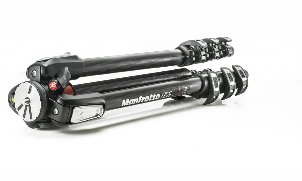 MANFROTTO MT055 4-SECTION CARBON FIBER TRIPOD