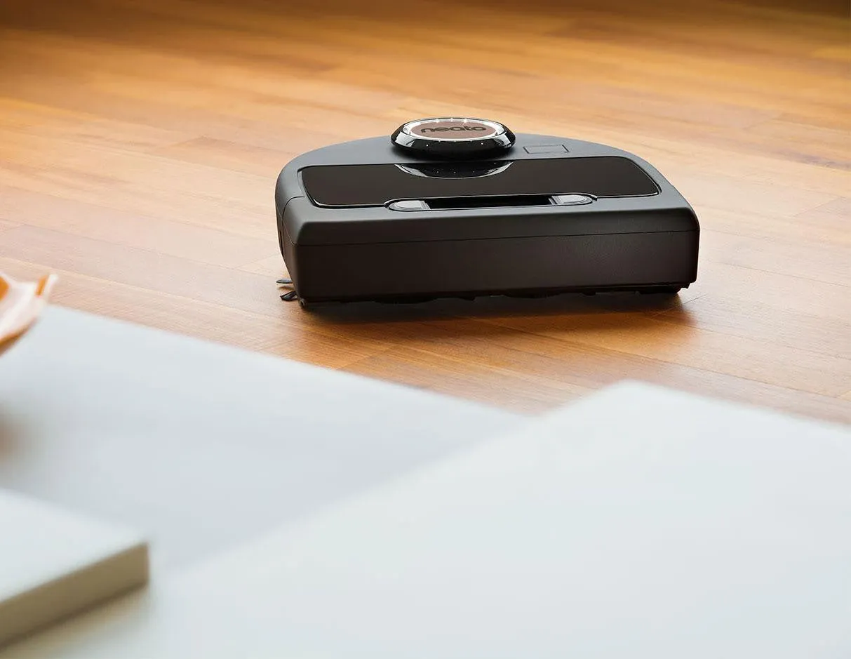 Neato Robotics Botvac Connected Wi-Fi Enabled Robot Vacuum