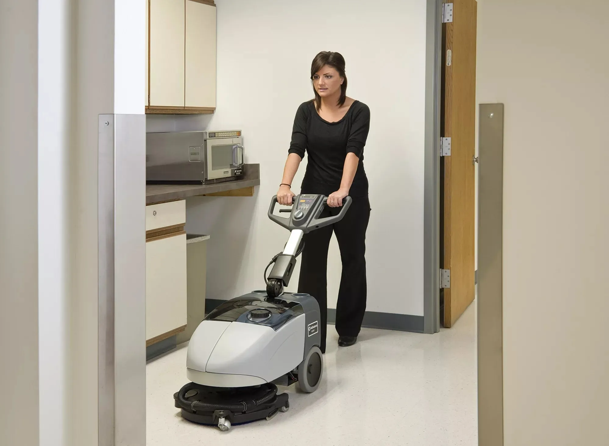 Nilfisk SC351 Portable Battery Powered Versatile Floor Scrubber Drier With Swivel Deck