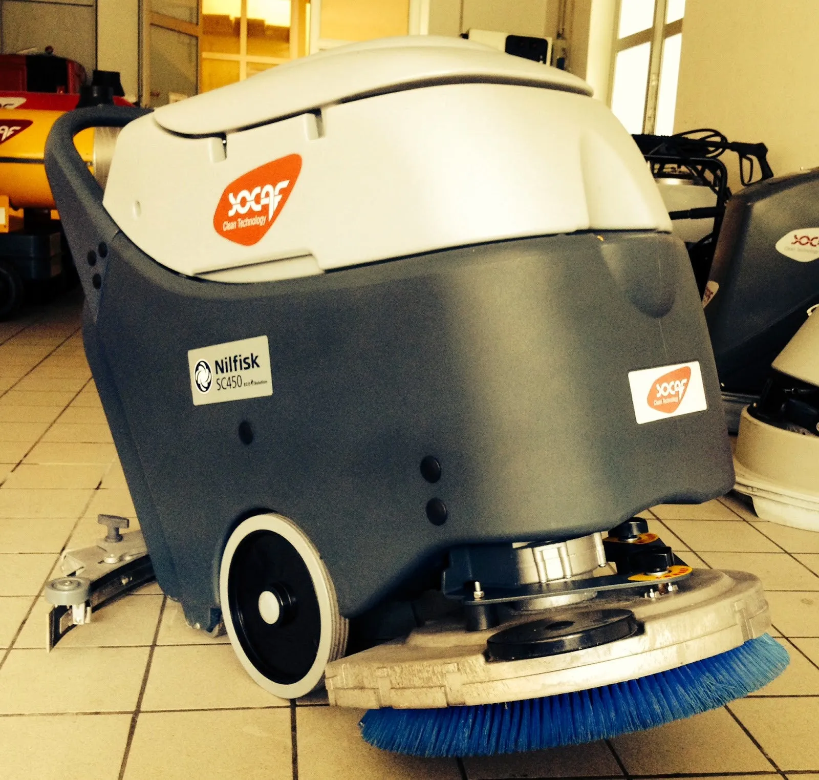 Nilfisk SC450 Battery Operated Automatic Floor Scrubber Drier Complete With Batteries