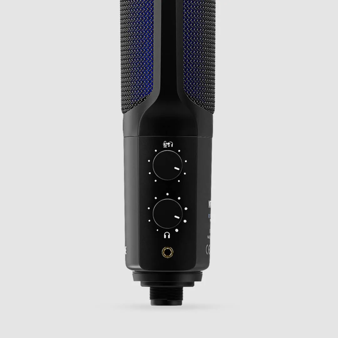 Rode USB   condenser microphone featuring an ultra low noise, high gain Revolution Preamp™