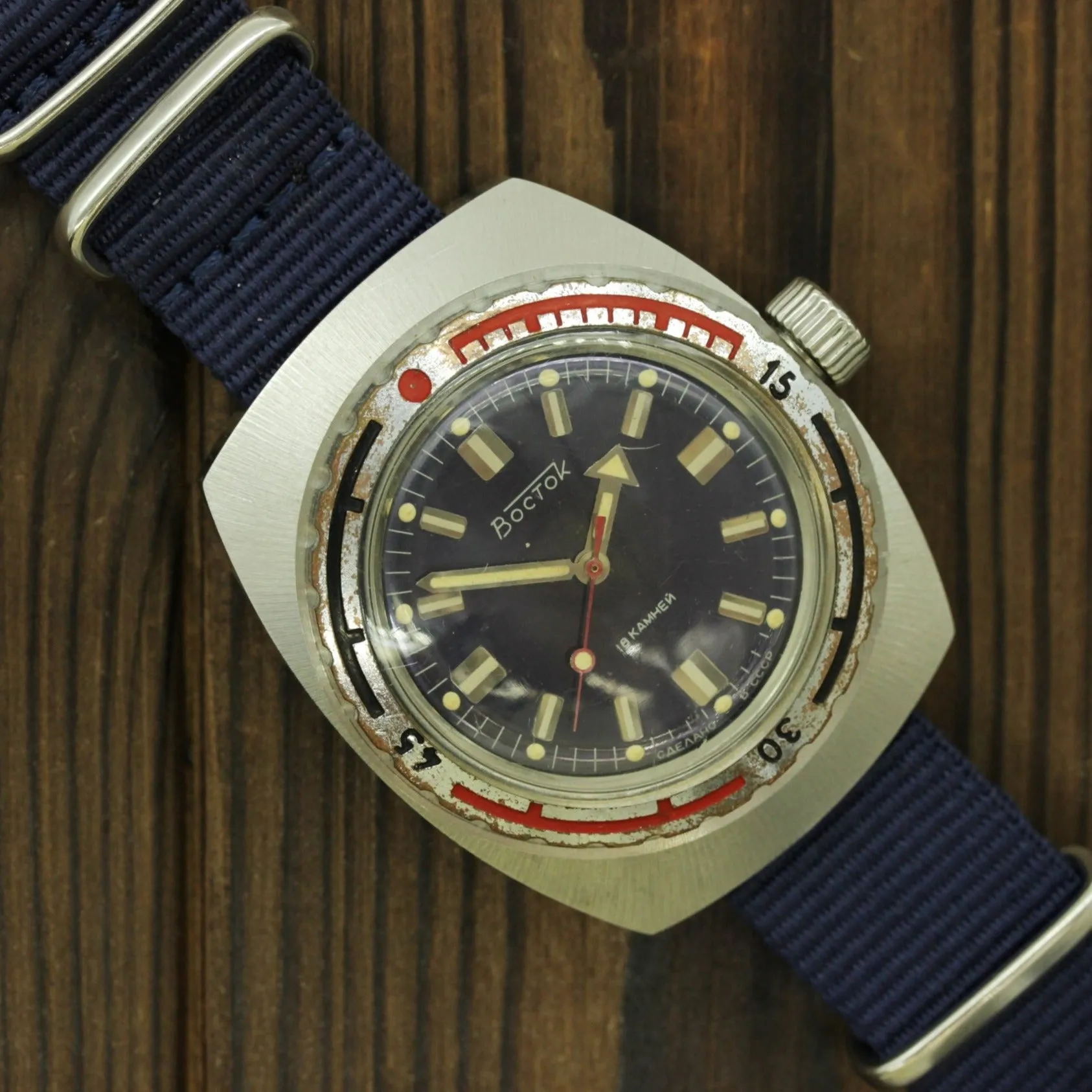 Soviet mechanical men's watch VOSTOK 2209 barrel Amphibian