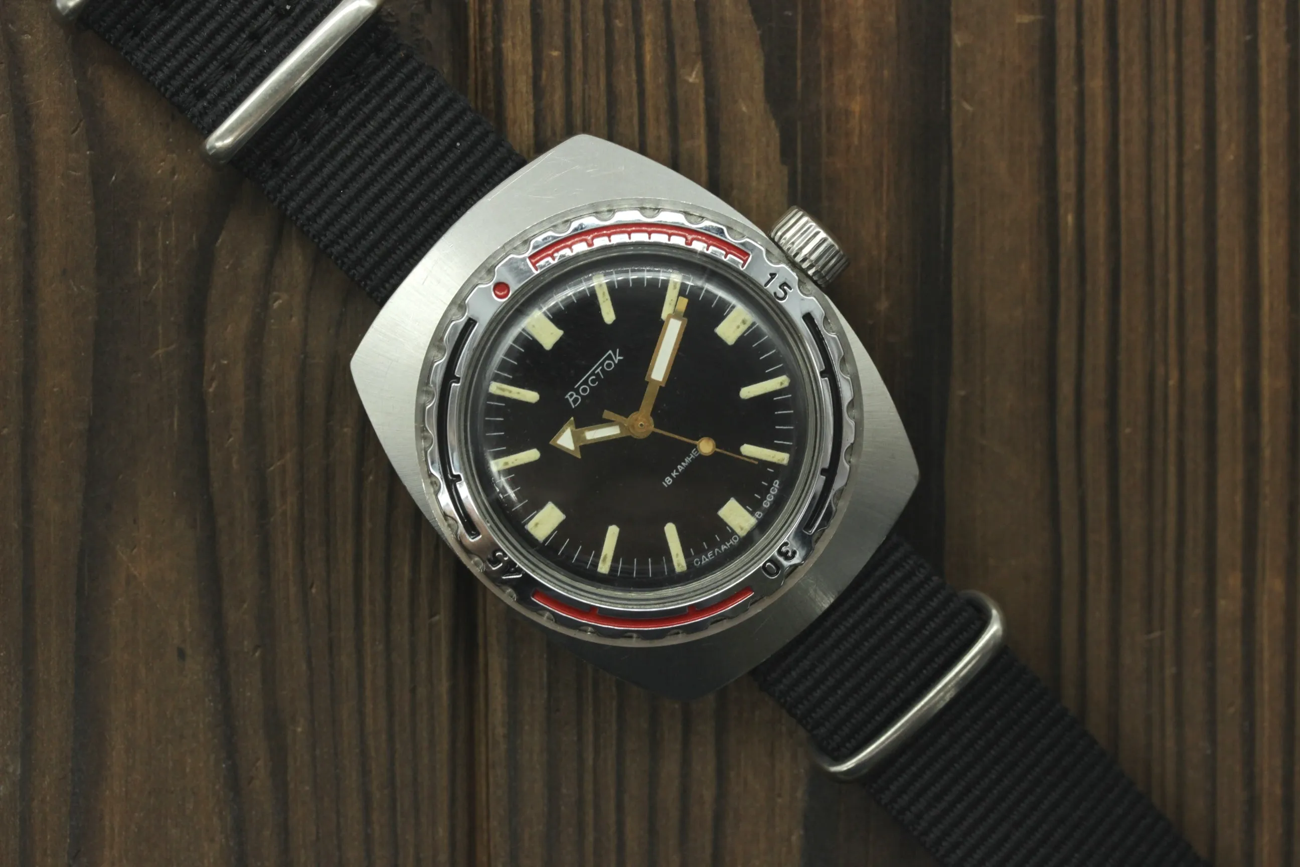 Soviet mechanical men's watch VOSTOK black Barrel Amphibian Diver